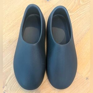 NEW Yeezy YZY SL-01 Black Size 10 Shoes